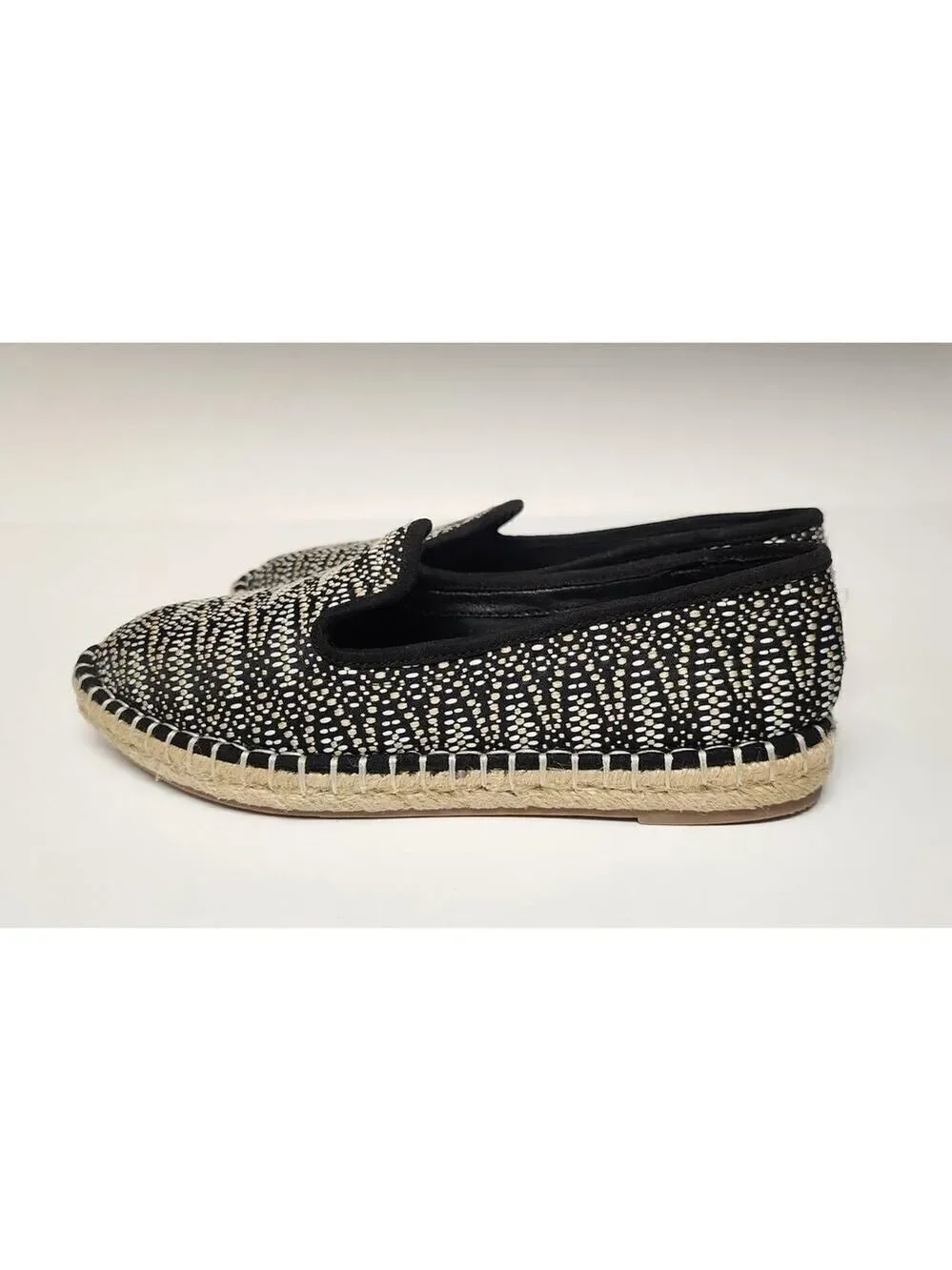 Universal Thread Espadrilles Flats Women's Casual Black Fabric Stitched Size 7